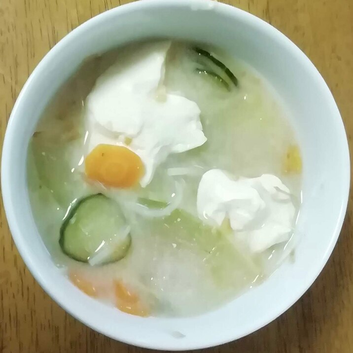 豆腐と冬瓜の味噌汁